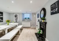 Central Pier Place - Large Group House Sleeps up to 16