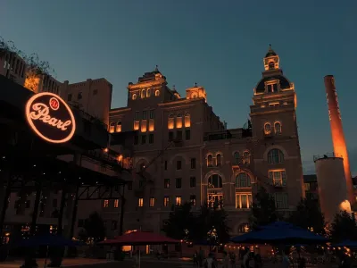 Cozy and Lovely 2Br 1BA Apt#B Near Lively Downtown Hôtels à : 