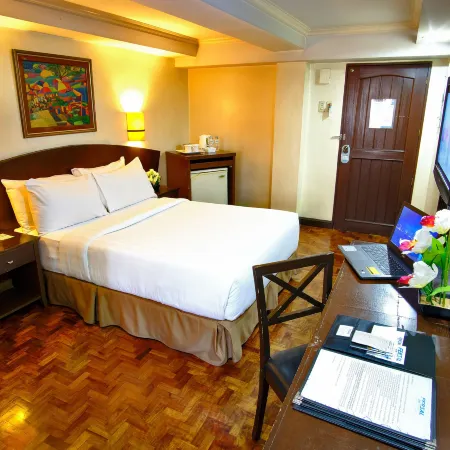 Fersal Hotel - Manila Отели рядом с достопримечательностью «Манила Зу»