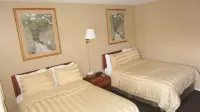 Village Inn & Suites - Sudbury - Motels