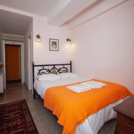 Byron Traditional Hotel
