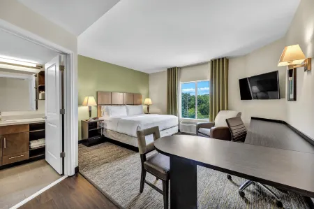 Candlewood Suites Dumfries - Quantico Отели рядом с достопримечательностью «Квантико Паркинг Лот»