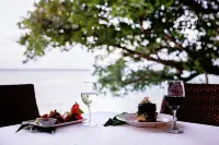 Barrier Beach Resort Hotels in Espiritu Santo