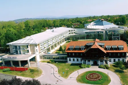 Hotel Toplice Отели в г. Чатеж на Сави