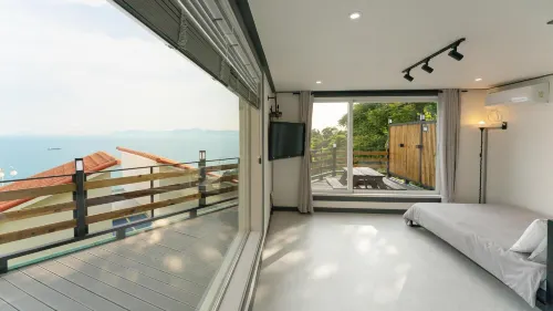 Namhae Chocolate Pension - Pensions