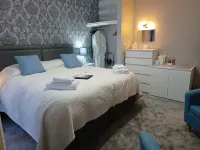 Palm Court Hotels near D-Day Centre & WW2 Museum - Portland, Dorset
