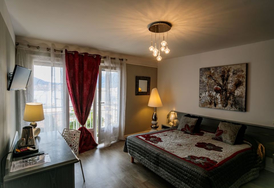 3. Hôtel Sp..