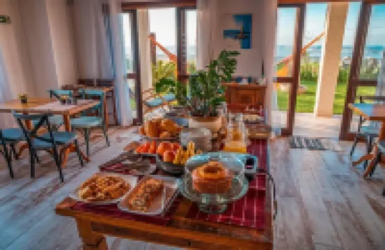 Mar Egeu Arte & Pouso