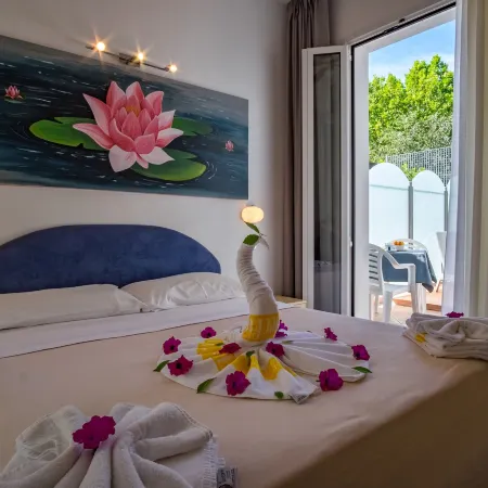 Hotel Villa dei Fiori - Sul Mare Con Piscina Отели рядом с достопримечательностью «Визербелла»