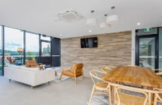 Luxury 3 Bedroom Ocean View Apartment