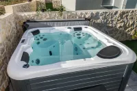 Apartments Mare B with Pool - Hot Tub