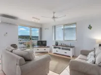 Mountain Views on Marine Parade