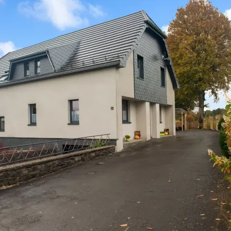 Holiday Home in Bullingen with Garden