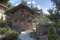 Hôtel les Chalets de Philippe Avec Jacuzzis Privatifs