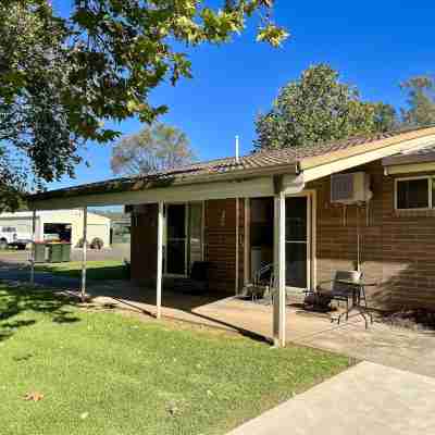 Cootamundra Caravan Park Hotel Exterior