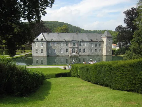 Family Retreat, Forested Anhée Hotels in Anhee