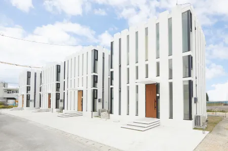 Resort Villa Motobu Отели рядом с достопримечательностью «Bise-Fukugi Tree Road»