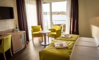 Hotel Warnow - Housity