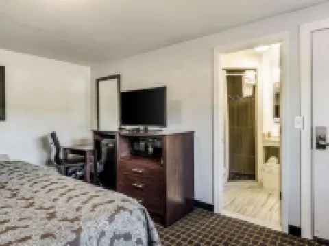 Rodeway Inn Middleboro-Plymouth Hotels in Middleboro