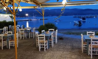 Despite Corona Summer Vacation on Southern Greek Beaches