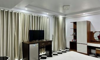 Sen Hotel My Dinh Song Da