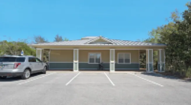 3卧室/2.5浴室，可住8人，私人海灘通道！