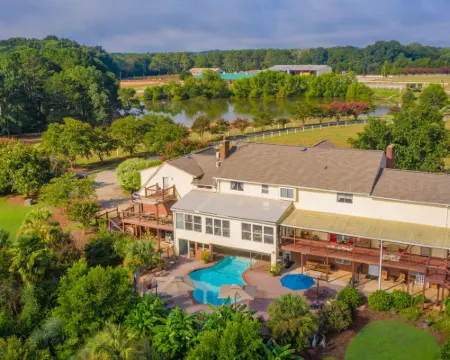 Southern Cross Guest Ranch Hotels in Madison