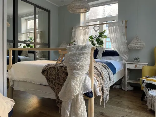 Pristine 1Br Apt in City Center with Free Parking and Coffee Machine