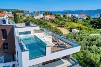 Crystal Holiday Residence II - Pools