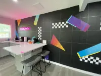 Totally 80s! Hotels in Sanford