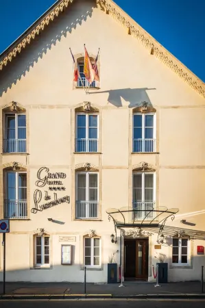 Grand Hôtel du Luxembourg & Spa Отели в г. Байе