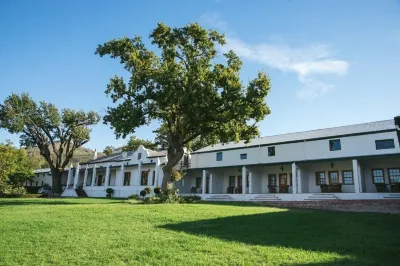 D'Olyfboom Guest House B & B فنادق في Wellington