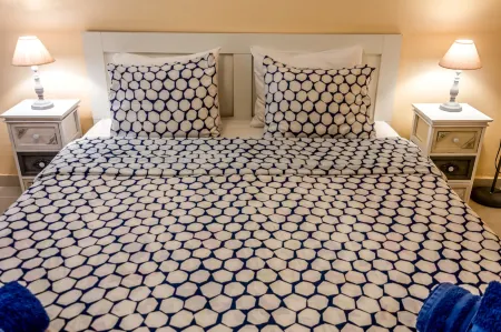 Zoe's Studio Отели рядом с достопримечательностью «Монастырь Кесариани»