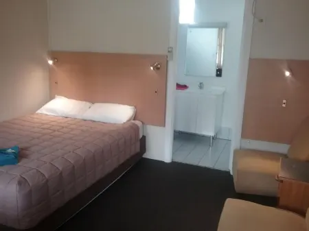 姆魯倫蒂汽車旅館