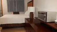 Edgewater Inn