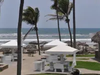 Mar Paraiso Queen - Resorts