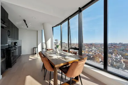 Penthouse views of NYC - Free Parking - BOOK NOW
