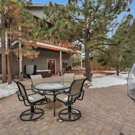 Cozy 2-bedroom apartment with WiFi, AC in charming Flagstaff