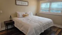 Charming farmhouse in tranquil Candler Hotel dekat Asheville West KOA Holiday