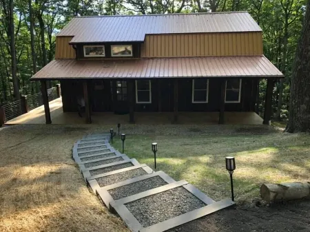 Last Minute and Early Bird Discount -20 Acres in Hocking Hills-Copperhead Cabin