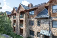 Ski-in, Outdoor Pool and Hot Tubs - Inviting Rustic Retreat Hotels in Mountain Village