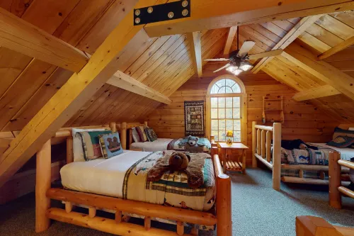 The Lodge on Booth Lake