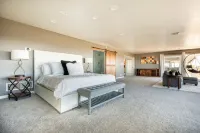 Breathtaking Panoramic Views and Saltwater Pool - Stunning Sanctuary