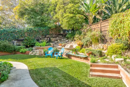 Expansive Ocean Views and Relaxing Hot Tub - Stunning Coastal Haven