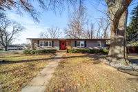 Patio and Relaxing Waterfall Pond Retreat - Charming Oasis