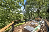 Luxurious Haven with Modern Amenities - Tranquil Woodland Retreat Hotels in Township 1