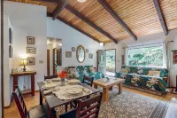 Serene property with nature walk, meditation spot & enclosed gardens Hotels in Volcano