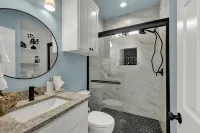 Modern Casita with Hot Tub Six Minutes from Main Street - Bintang 4