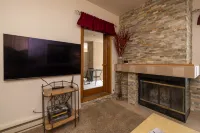 Cozy Studio for 2 at Kendall 435 in Purgatory Village with Plaza View. Hotels in La Plata County