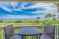 Unobstructed Ocean Views and Easy Access - Charming Beachfront Haven
